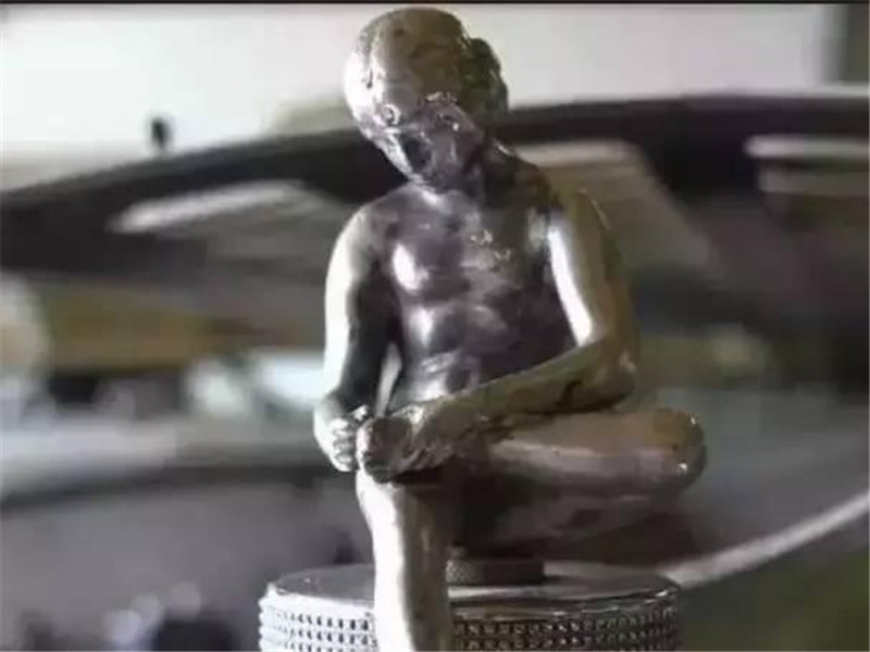 盤點全球&ldquo;較丑&rdquo;車標，第2個修改過40次，第3個不忍直視！