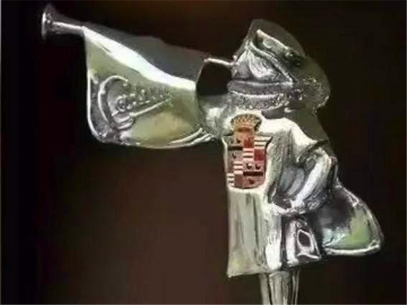 盤點全球&ldquo;較丑&rdquo;車標，第2個修改過40次，第3個不忍直視！