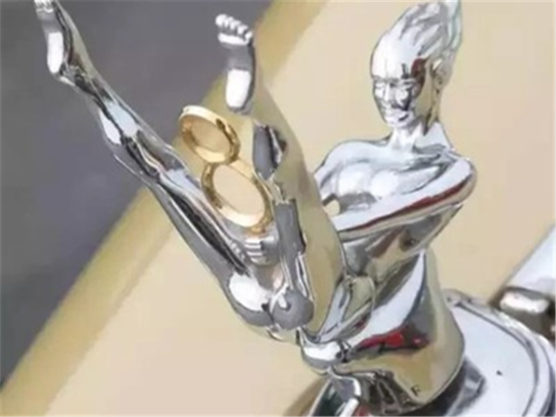 盤點全球&ldquo;較丑&rdquo;車標，第2個修改過40次，第3個不忍直視！