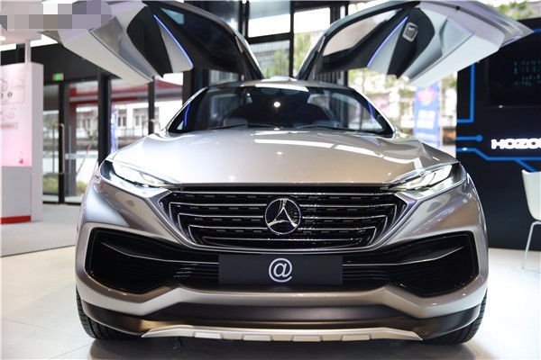 扔掉丁字褲車標換成字母，遠看像6萬的眾泰，其實比特斯拉還強悍