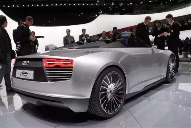 除了勞斯萊斯，這兩款車的標志也能升降，檔次感十足！