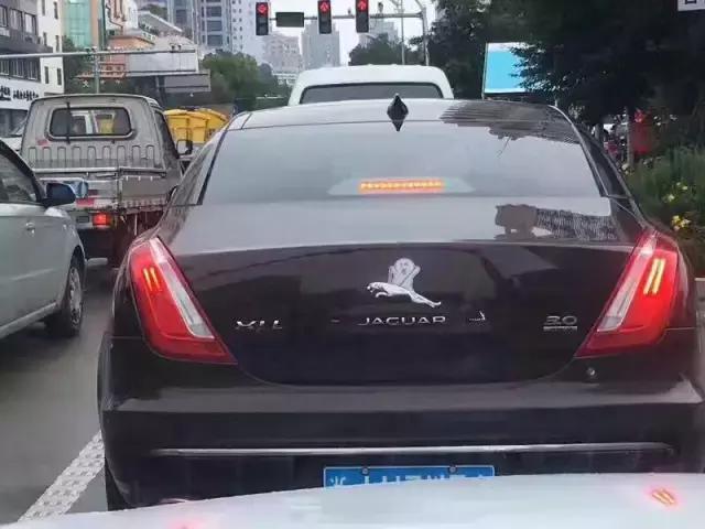 較全的車標(biāo)惡搞，滿滿的都是創(chuàng)意！較萌的法拉利，較污的是雷諾！