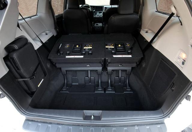 車標都認識但車卻沒啥人認識，用V6賣45萬的高端貨