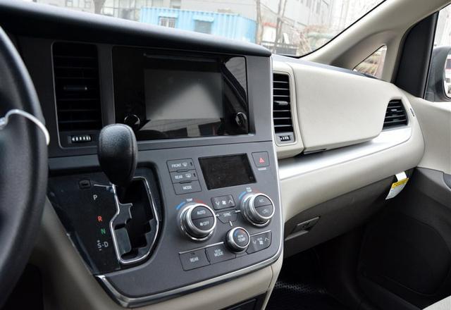 車標都認識但車卻沒啥人認識，用V6賣45萬的高端貨