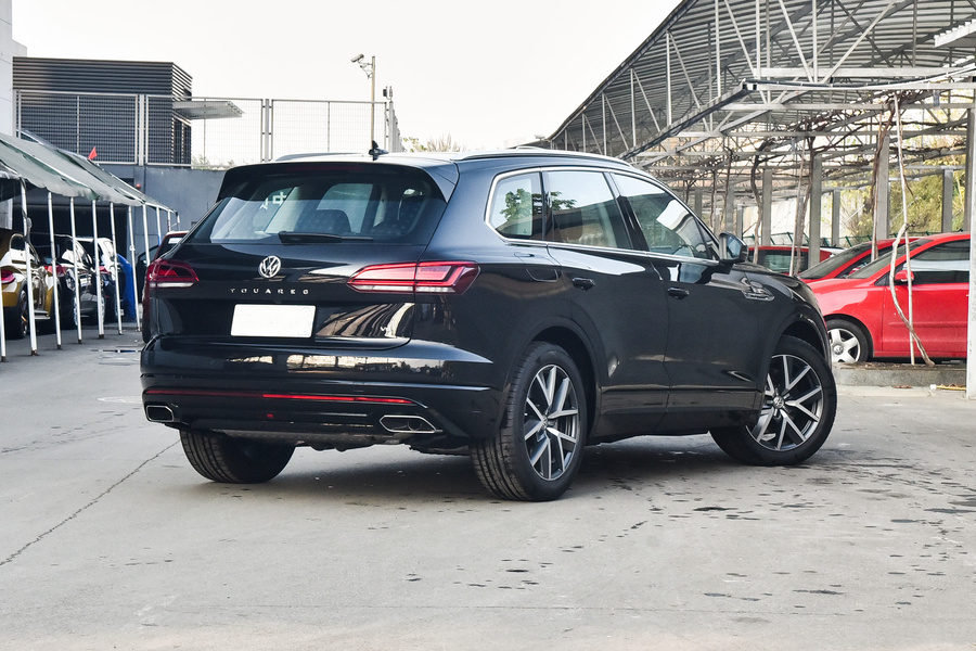 被&ldquo;車標&rdquo;耽誤的豪華SUV，連密封條都進口，一口氣降12萬賣不動