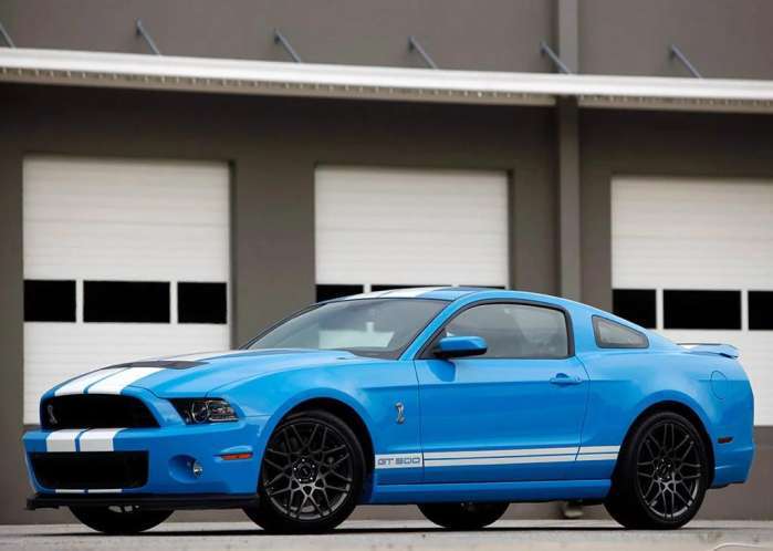 車標是條眼鏡蛇，和五菱一樣的換擋操作，118.8萬，保時捷見了也不敢惹