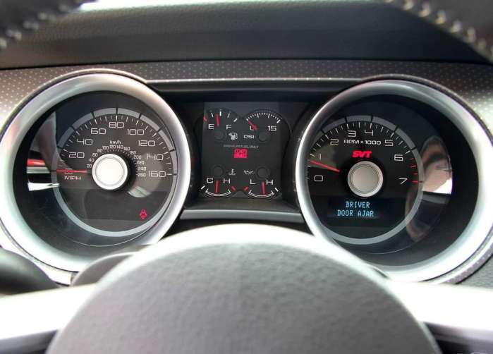 車標是條眼鏡蛇，和五菱一樣的換擋操作，118.8萬，保時捷見了也不敢惹