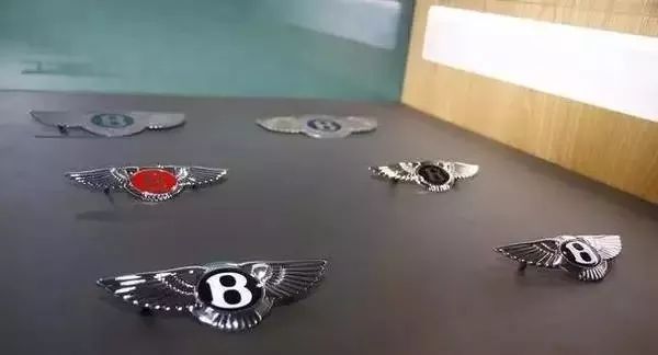 賓利車標其實學問大 黑紅藍綠四種顏色寓意不同