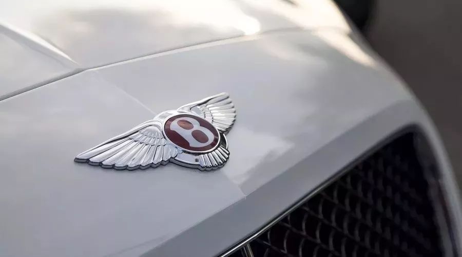 賓利車標其實學問大 黑紅藍綠四種顏色寓意不同