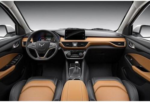 車標(biāo)常見于跑車上，賣6萬內(nèi)飾就值10萬，月薪2000也要貸款買