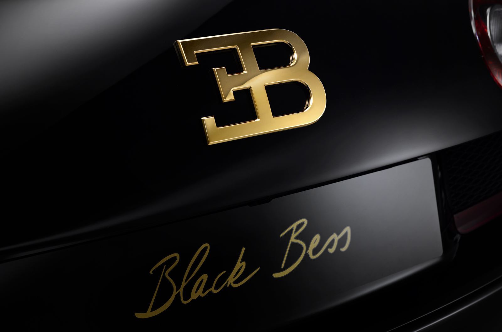 4個(gè)車標(biāo)帶"B"的車企，來頭全都很大，遇到較后兩個(gè)躲遠(yuǎn)點(diǎn)