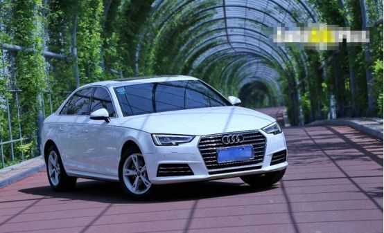 看了車標就想買，這車直降1.2萬僅27.8萬，比奔馳C級還漂亮