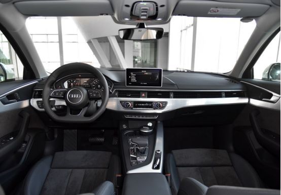 看了車標就想買，這車直降1.2萬僅27.8萬，比奔馳C級還漂亮