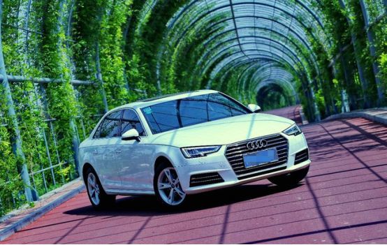 看了車標就想買，這車直降1.2萬僅27.8萬，比奔馳C級還漂亮