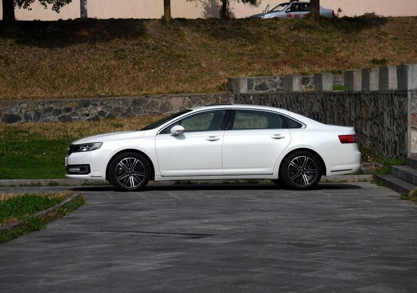 被車標(biāo)害慘的豪車，檔次不輸帕薩特，一路跌至不足15萬，就沒人買