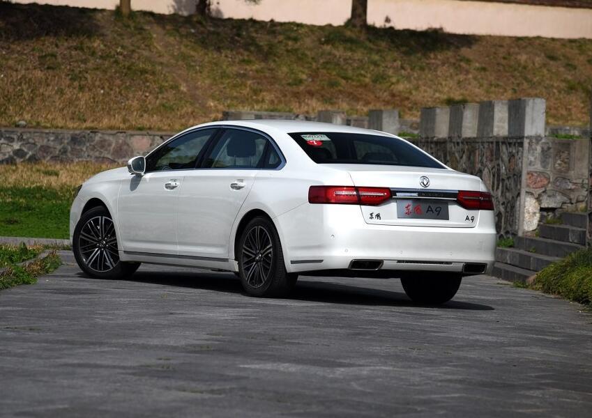 被車標(biāo)害慘的豪車，檔次不輸帕薩特，一路跌至不足15萬，就沒人買