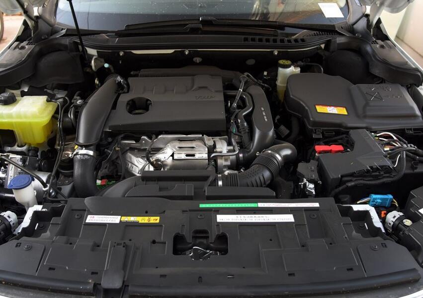 被車標(biāo)害慘的豪車，檔次不輸帕薩特，一路跌至不足15萬，就沒人買