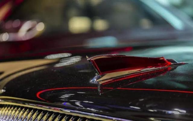 全世界較有底蘊的5個車標，第三個較丑，較后一個代表民族希望！