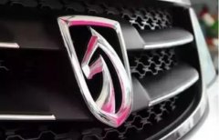 這么土的車標終于換了，寶駿