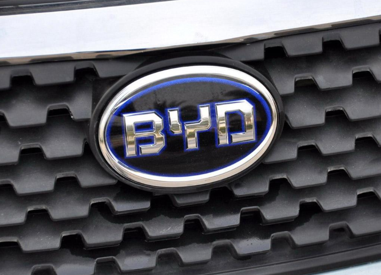 被玩壞的5個&ldquo;比亞迪&rdquo;車標！看完后，車友揚言：比奔馳還好看！