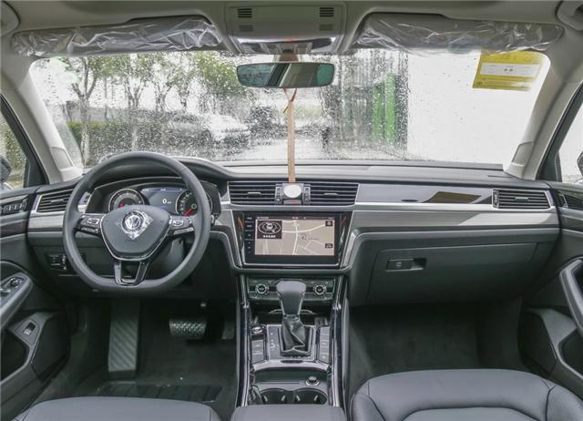 又一豪車被車標拖后腿！品質超寶馬5系，跌至26.8萬，卻無人問津