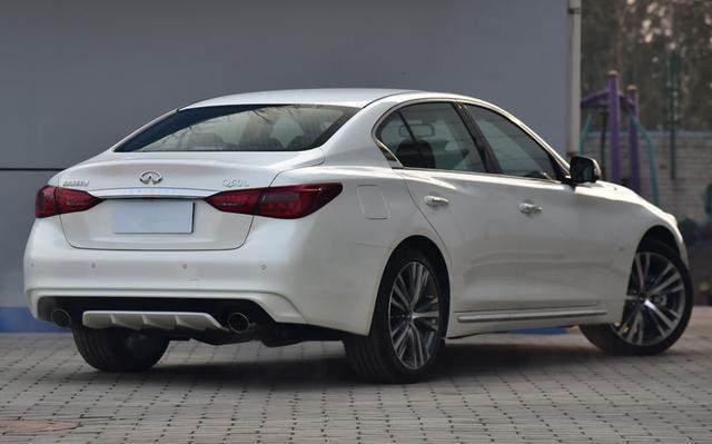 這車車標像奇瑞卻賣27萬，匹配奔馳發動機，寶馬都不敢小覷