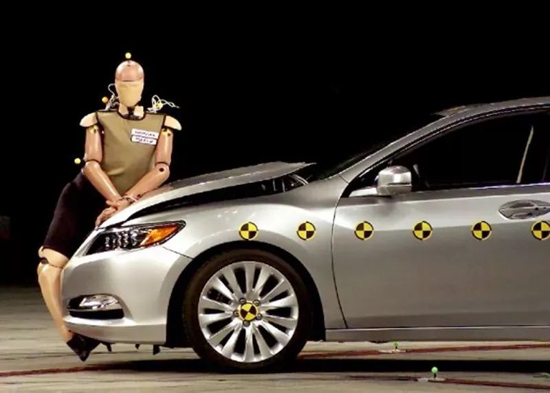 真相了~勞斯萊斯車標下沉的原因是這個！