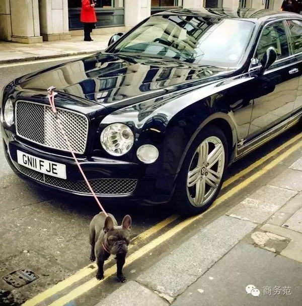 勞斯萊斯車標背后，竟有一段凄美的愛情。