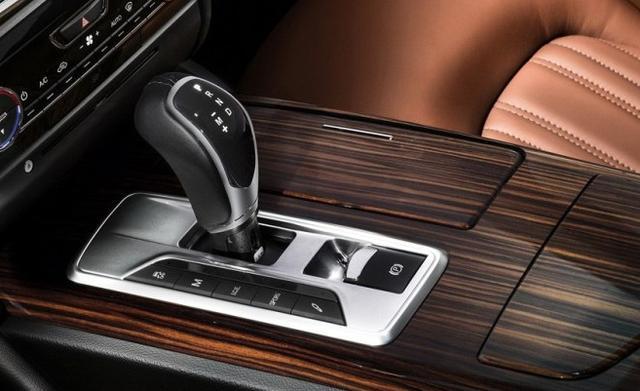 車標值300萬賣80萬，可坐進去連40萬的車都不如