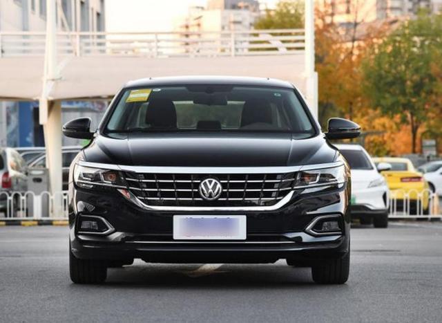 &ldquo;車標(biāo)下帶字母&rdquo;的大眾要火！2個月狂銷3萬臺，16萬就能入手