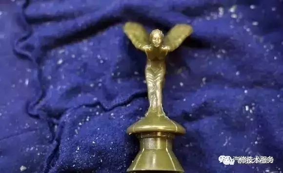 瘋了吧！一個車標竟然要20多萬！！