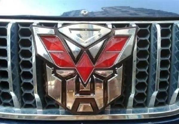 車標(biāo)太無聊？只要不怕被罰的可以考慮這么干！