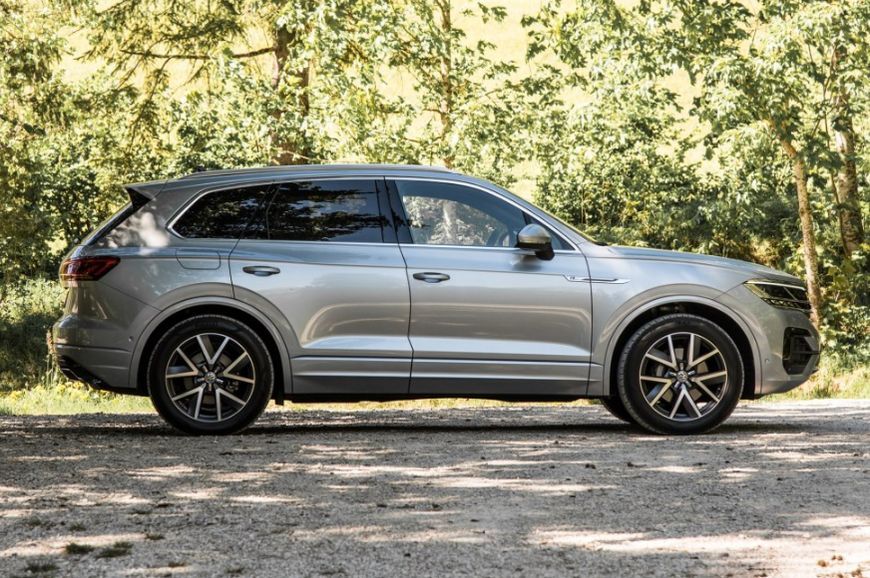 被車標坑慘的豪車!和卡宴同平臺,檔次不輸X5,降10萬卻沒人買