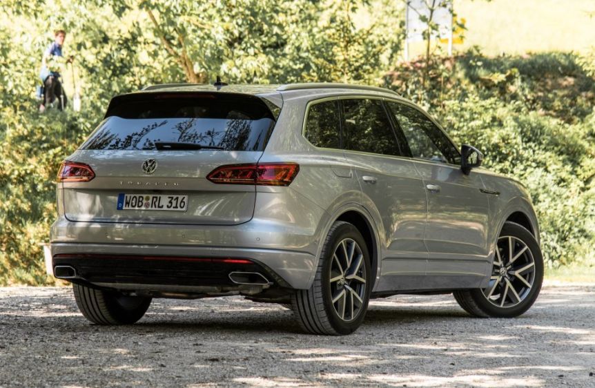 被車標坑慘的豪車!和卡宴同平臺,檔次不輸X5,降10萬卻沒人買