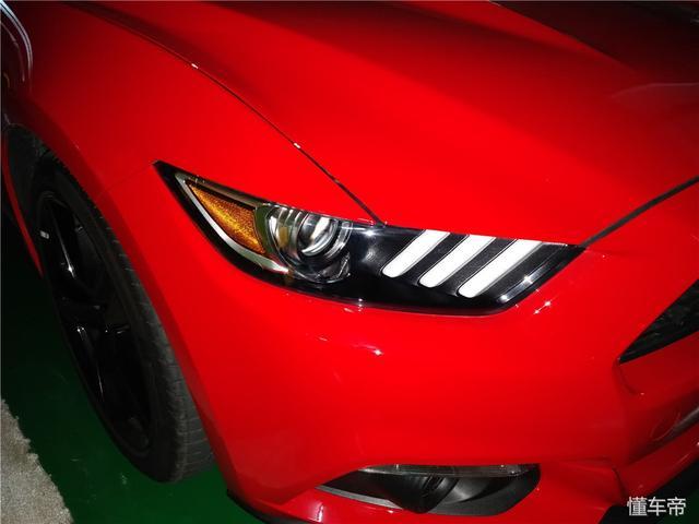 車標帶匹馬，卻比法拉利便宜300萬，可買它副駕照樣不缺妹子！