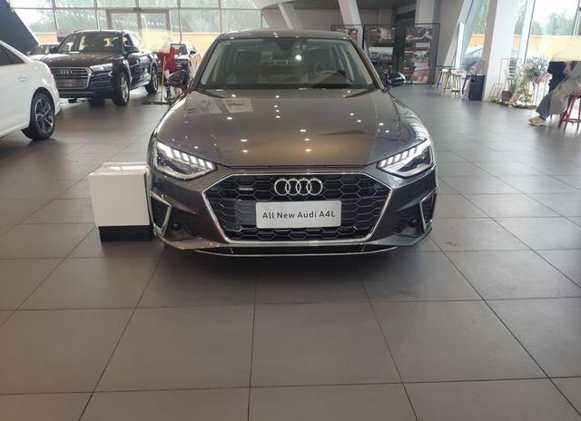 車(chē)標(biāo)是國(guó)人較愛(ài)，比寶馬3系帥氣，破百6.6秒，30.58w起