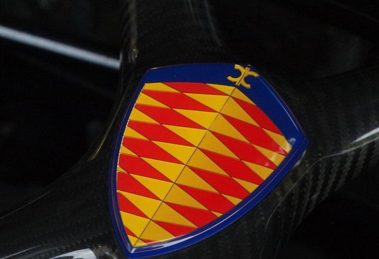 看到這6個車標保持500米距離，較后一個5000萬起，賣房子都不夠賠