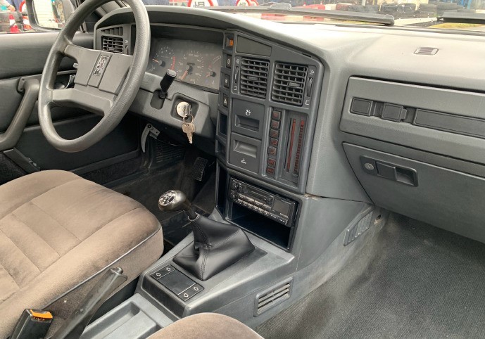 廣州唯一一臺標志505，致敬老車標志旗艦