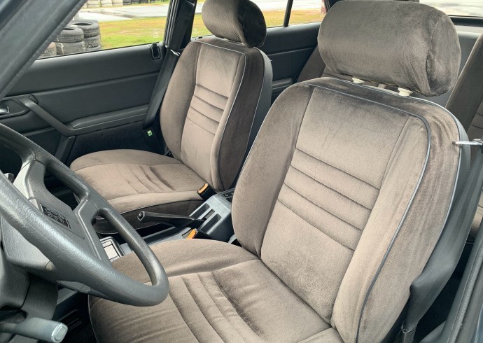 廣州唯一一臺標志505，致敬老車標志旗艦