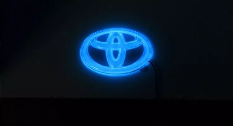 時隔30年豐田再換車標，這新LOGO能晃瞎你！