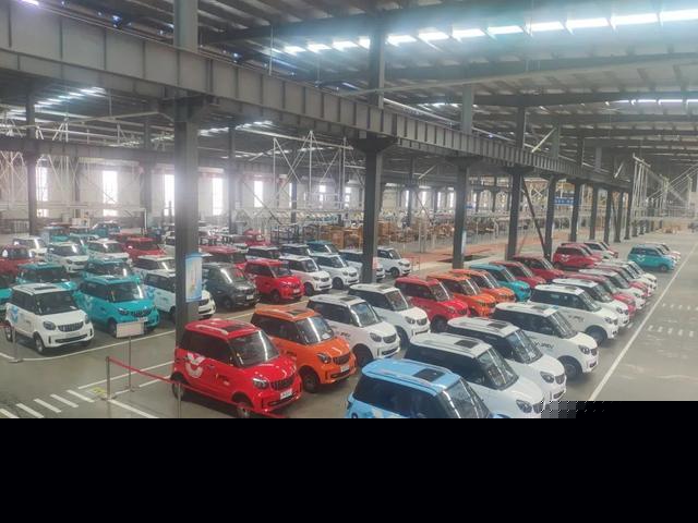 微佳汽車發布，把蔚來LOGO翻過來的車標