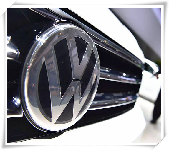 大眾換車標(biāo)了！全新扁平化LOGO公布，純色設(shè)計(jì)凸顯簡(jiǎn)潔風(fēng)格