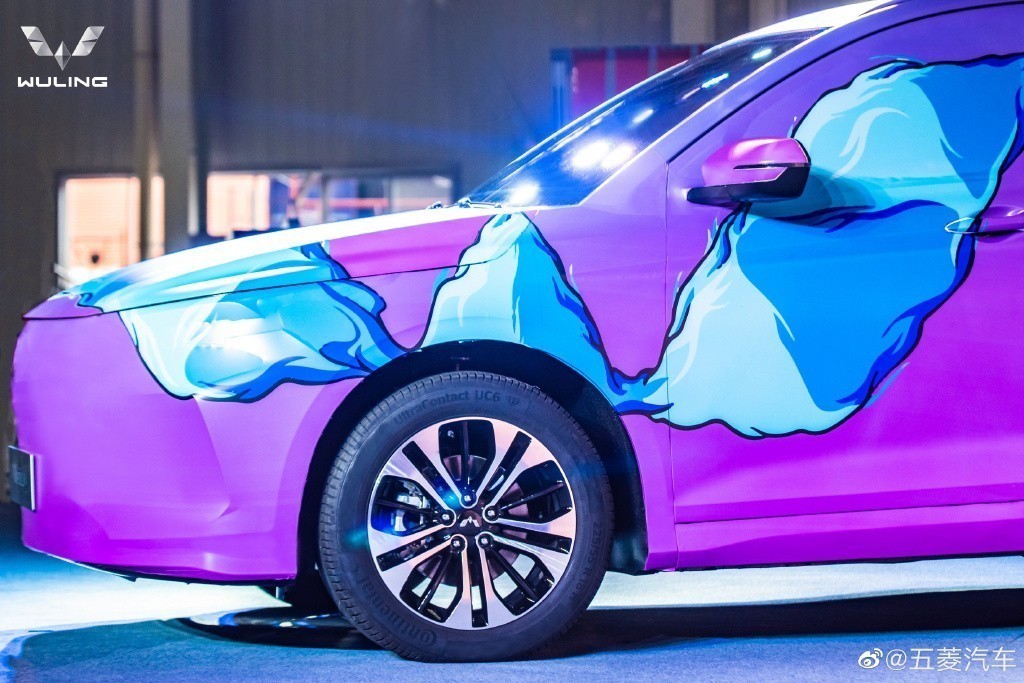 五菱汽車煥新，迎來全新銀色車標LOGO