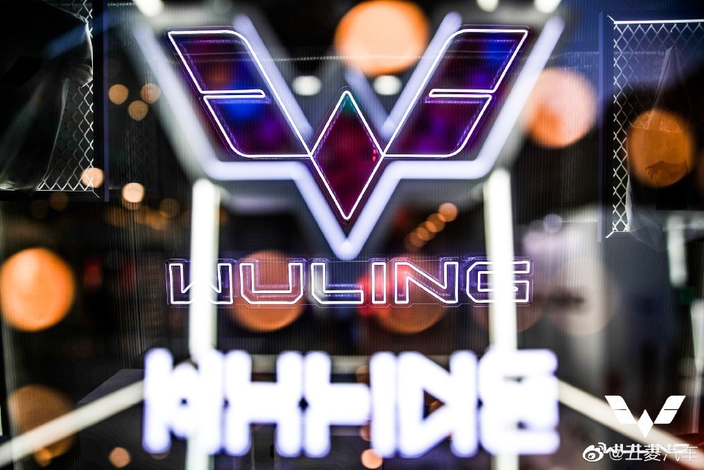 五菱汽車煥新，迎來全新銀色車標LOGO