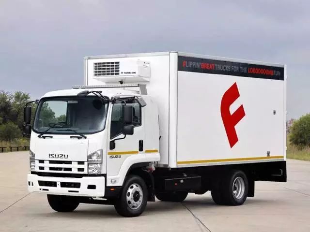 其實你的車還能貼另一個品牌的LOGO