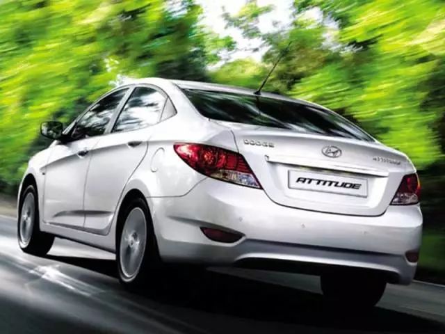 其實你的車還能貼另一個品牌的LOGO