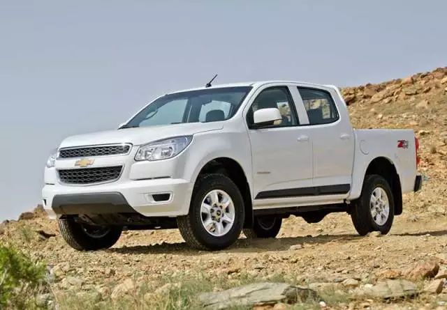 其實你的車還能貼另一個品牌的LOGO