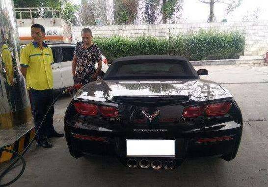 這輛車的車標，看起來還是挺酷的，不過。。。