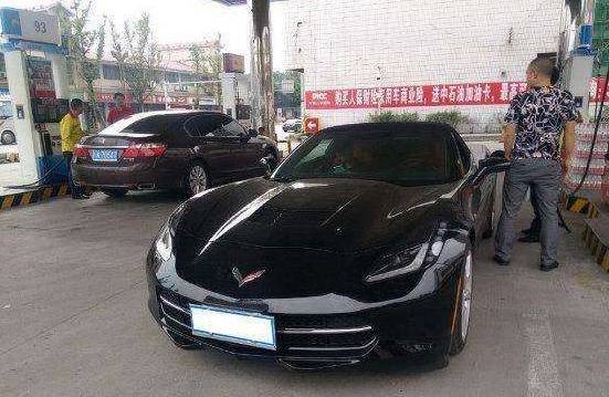 這輛車的車標，看起來還是挺酷的，不過。。。