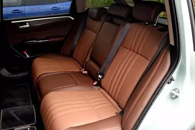 15萬買臺6座車，標志比大眾值錢，買了都說很值